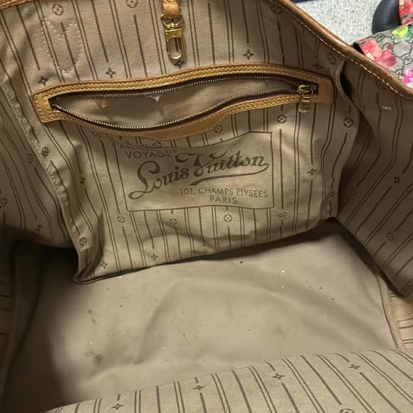 Louis Vuitton Extra Large Neverfull GM Bag - Picture 5 of 7